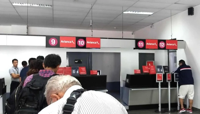 Aeropuerto Internacional Capitan Fap Carlos Martinez De Pinillos Direccion - Huanchaco 13000
