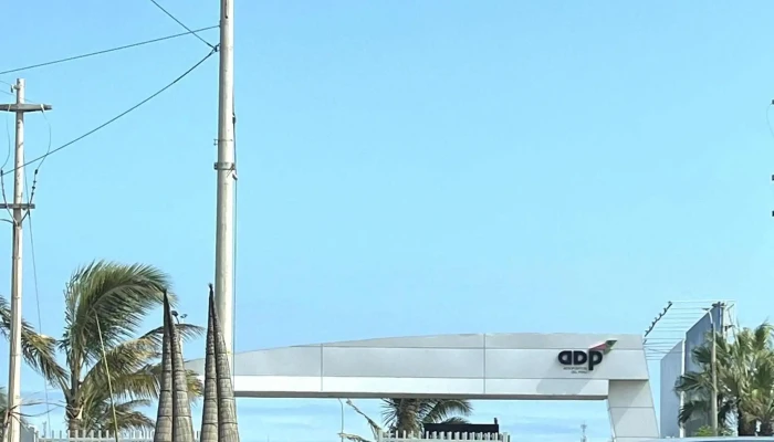 Aeropuerto Internacional Capitan Fap Carlos Martinez De Pinillos Donde - Huanchaco 13000