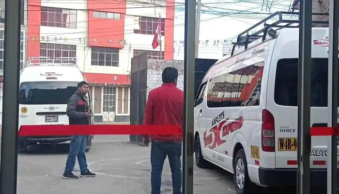 Agencia de viajes, terminal. - Av San Carlos