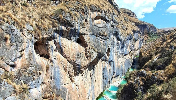 Aguas Turquesas de Millpu Ayacucho - Perú
