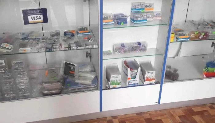 Botica Labxpress -  Interior - Iquitos