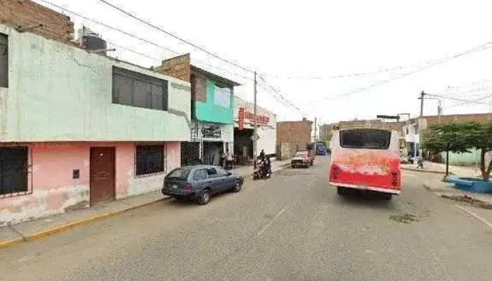 Botica Los Santenos 2 Comentarios - Santa
