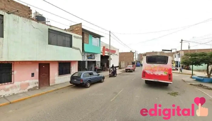 Botica Los Santeños 2 - Santa
