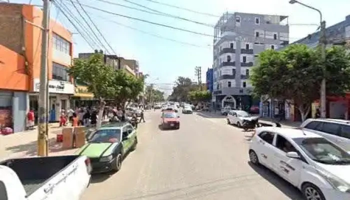 Boticas Y Salud -  Cerca De Mideg - Chiclayo