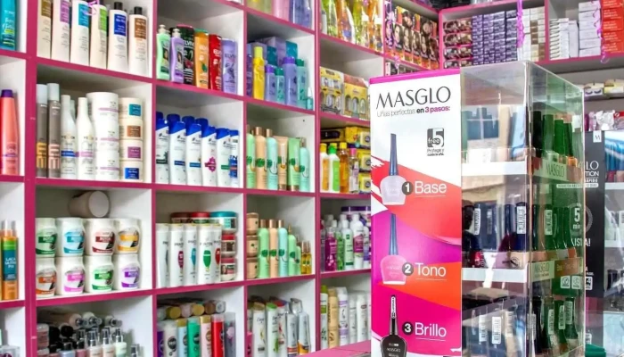 Carlos William Perfumería Sullana - Centro Comercial Bahí Grau