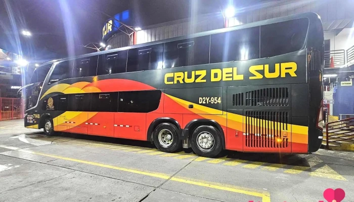Cruz Del Sur -  Autobus - Huaraz
