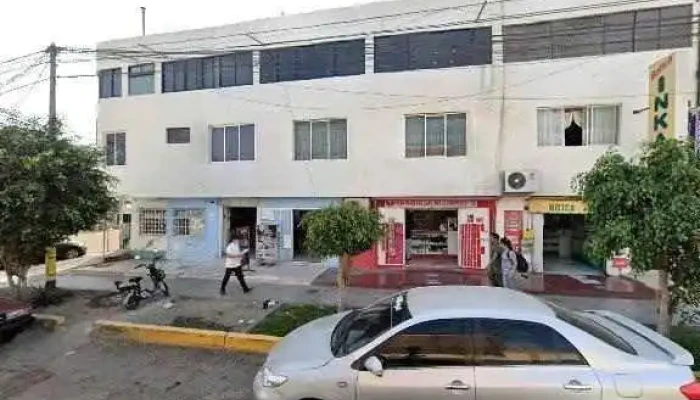 Farmacia Acuarios Abierto Ahoradeg - Trujillo
