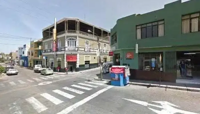 Farmacia Del Pueblo -  Cerca De Mideg - Mollendo