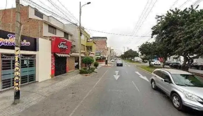 Farmacia Especializada El Golf -  Dondedeg - Víctor Larco Herrera