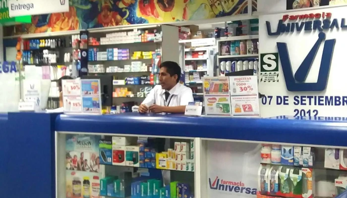 Farmacia Universal -  Opiniones - San Borja