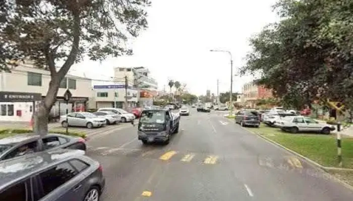 Farmacia Universal -  Videosdeg - Miraflores