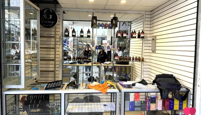 Luxe Essence - Av. Ayabaca 246