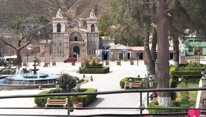 Plaza De Armas De Chivay - Perú