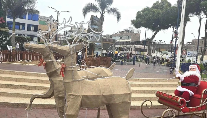 Plaza De Armas De Huaral -  Donde - Huaral