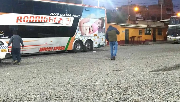 Terminal Terrestre Challwa -  Videos - Huaraz
